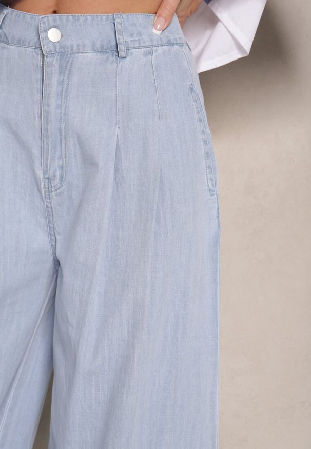 Renee - Jasnoniebieskie Szerokie Jeansy z Bawełny High Waist Cohna. Okazja: na co dzień. Stan: podwyższony. Kolor: niebieski. Sezon: lato, wiosna. Styl: casual, sportowy