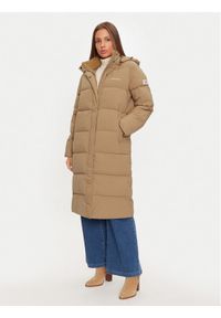 Guess Płaszcz zimowy W4BL26 WGII2 Beżowy Regular Fit. Kolor: beżowy. Materiał: syntetyk. Sezon: zima