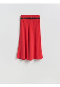 Reserved - Spódnica midi z paskiem - czerwony. Kolor: czerwony. Materiał: tkanina, wiskoza #1