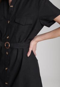 Renee - Czarna Sukienka Ginethia. Kolor: czarny. Materiał: materiał. Wzór: aplikacja. Typ sukienki: koszulowe. Długość: midi #5
