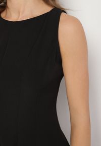 Born2be - Czarna Rozkloszowana Sukienka Ozdobiona Przeszyciami Evinini. Kolor: czarny. Wzór: aplikacja. Styl: elegancki, klasyczny #5