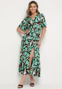 Born2be - Zielona Sukienka z Bawełną i Bufiastymi Rękawami w Kwiaty Lunedita. Okazja: na co dzień. Kolor: zielony. Materiał: bawełna. Wzór: kwiaty. Styl: elegancki, casual