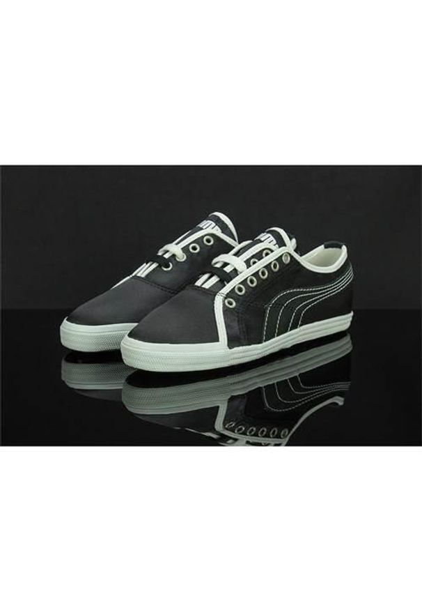 Buty do chodzenia damskie Puma Crete LO Plush Wns. Zapięcie: sznurówki. Kolor: czarny. Materiał: guma, syntetyk, materiał. Szerokość cholewki: normalna. Sport: turystyka piesza