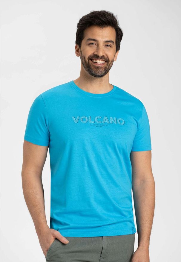 Volcano - Niebieska koszulka męska z gumowym nadrukiem T-MONTE. Kolor: niebieski. Materiał: guma. Długość rękawa: krótki rękaw. Długość: krótkie. Wzór: nadruk. Sezon: lato. Styl: klasyczny
