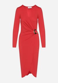 Born2be - Czerwona Sukienka Taliowana z Kopertowymi Dekoltem i Metaliczną Aplikacją Ninolira. Kolor: czerwony. Długość rękawa: długi rękaw. Wzór: aplikacja. Typ sukienki: kopertowe #6