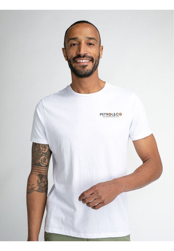 Petrol Industries T-Shirt M-1030-TSR686 Biały Regular Fit. Kolor: biały. Materiał: bawełna