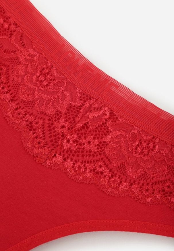 Renee - Czerwone Majtki Typu Stringi z Bawełną i Koronką Zeliche. Kolor: czerwony. Materiał: bawełna, koronka. Wzór: koronka