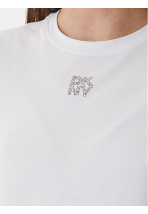 DKNY T-Shirt DJ6T1740 Biały Regular Fit. Kolor: biały. Materiał: bawełna