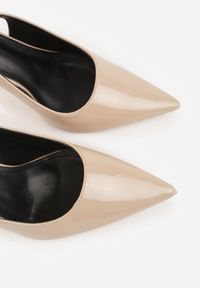 Born2be - Beżowe Lakierowane Sandały na Szpilce z Odkrytą Piętą i Aplikacją Meridoria. Okazja: na co dzień, na randkę. Zapięcie: pasek. Kolor: beżowy. Materiał: lakier. Wzór: aplikacja. Obcas: na szpilce. Styl: casual, klasyczny, elegancki #2