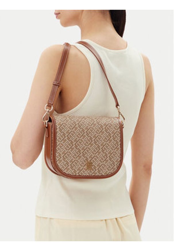 TOMMY HILFIGER - Tommy Hilfiger Torebka Th Monoplay Leather Saddle Bag AW0AW17414 Brązowy. Kolor: brązowy. Materiał: skórzane