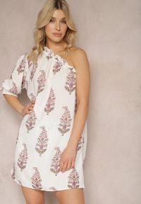 Renee - Biała Pudełkowa Sukienka z Gumką przy Dekolcie na Jedno Ramię Funi. Okazja: na co dzień. Kolor: biały. Materiał: jeans, tkanina. Typ sukienki: proste, asymetryczne, sportowe. Styl: sportowy, elegancki, casual #4