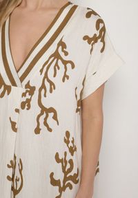 Born2be - Brązowo-Beżowa Sukienka z Lnem i Wiskozą o Pudełkowym Kroju Sadirene. Okazja: na co dzień, na spotkanie biznesowe. Kolor: brązowy. Materiał: len, wiskoza. Wzór: kwiaty. Sezon: wiosna, lato. Styl: casual, elegancki, biznesowy #4