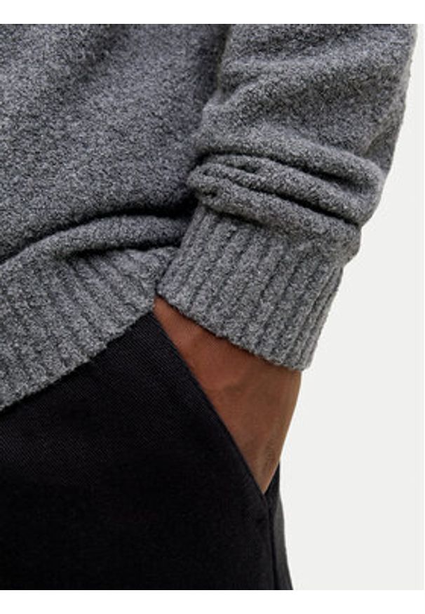Jack & Jones Sweter Maverick 12286144 Szary Regular Fit. Kolor: szary. Materiał: bawełna