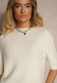 Renee - Jasnobeżowy Sweter o Fasonie T-shirtu z Wełną Dannirae. Okazja: na co dzień. Kolor: beżowy. Materiał: wełna. Długość rękawa: krótki rękaw. Długość: krótkie. Styl: elegancki, casual #3