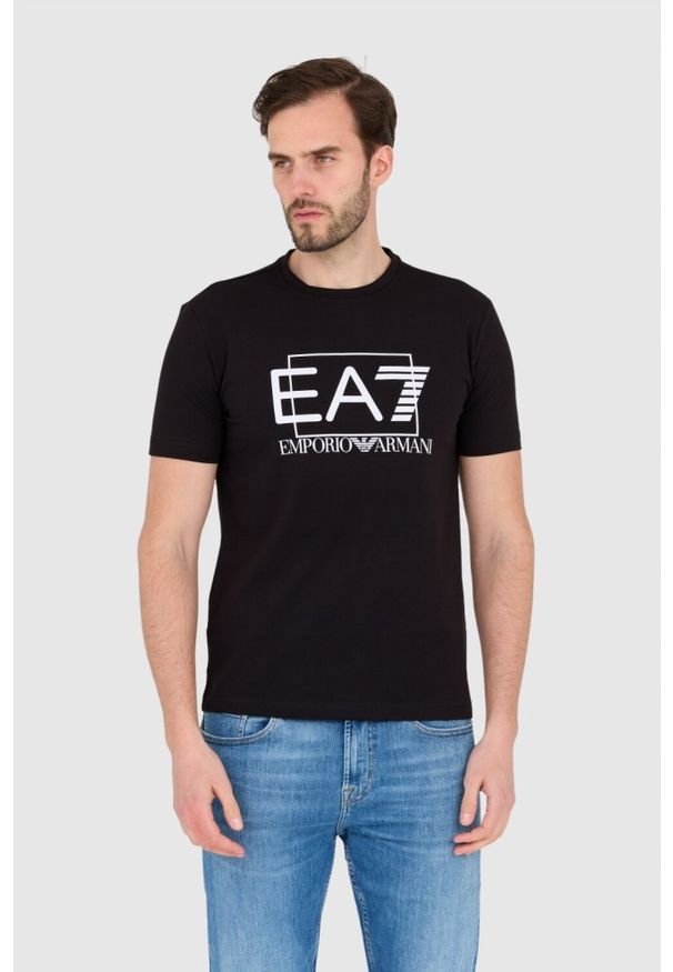 EA7 Emporio Armani - EA7 Czarny męski t-shirt z dużym białym logo. Kolor: czarny