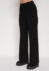 Born2be - Czarny Sweterkowy Komplet Sweter z Półgolfem i Szerokie Spodnie Alatusa. Kolor: czarny. Materiał: jeans #5