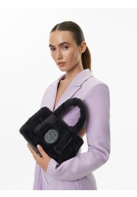 Kazar - Torebka damska w szarym kolorze ze sztucznego futra. Kolor: szary. Materiał: futrzane. Styl: casual #3