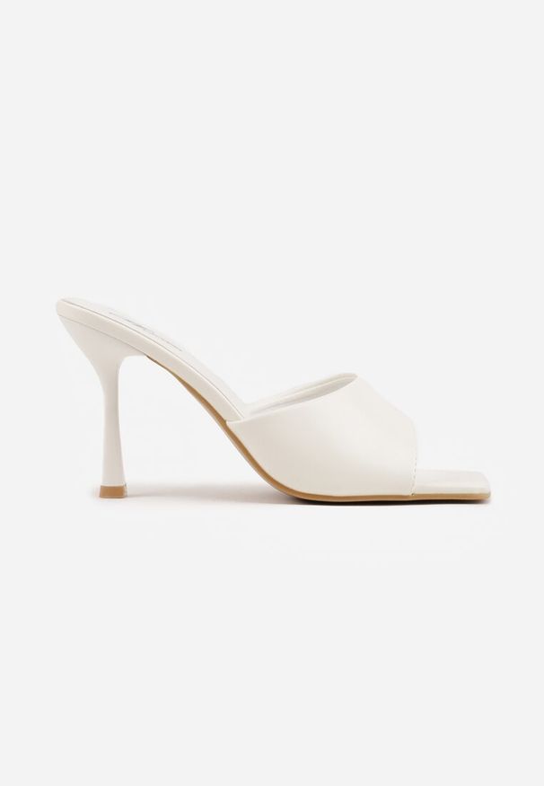 Renee - Białe Klapki na Szpilce z Kwadratowym Noskiem Peep Toe Avenata. Okazja: na co dzień, na randkę. Nosek buta: otwarty. Kolor: biały. Materiał: jeans, skóra, koronka. Obcas: na szpilce. Styl: casual