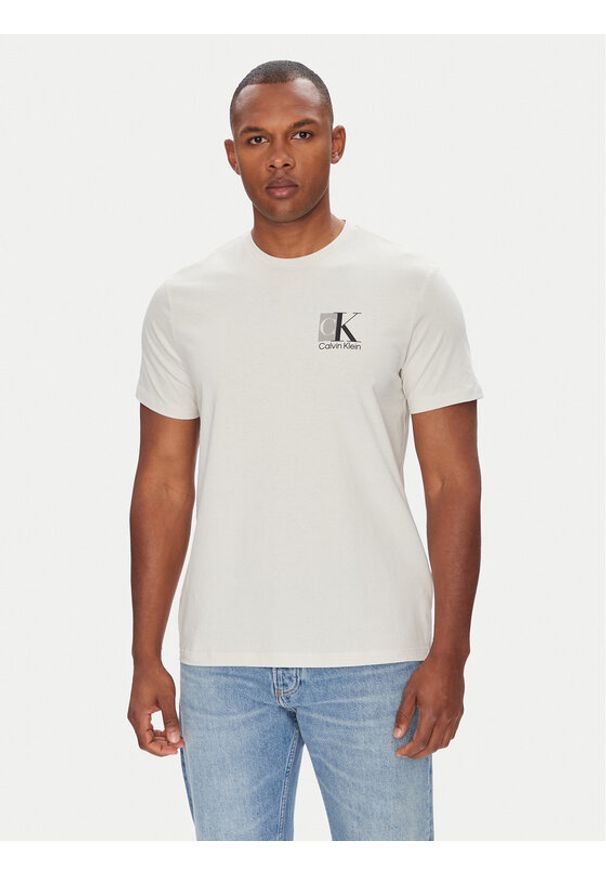 Calvin Klein T-Shirt Abstract Graphic LV04RC853G Écru Regular Fit. Materiał: bawełna