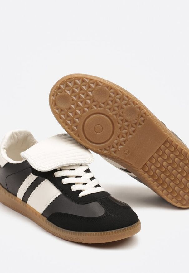 Born2be - Czarne Sneakersy Tenisówki Ozdobione Wywinięciem Myrloria. Okazja: na spacer, na co dzień. Kolor: czarny. Materiał: jeans. Wzór: aplikacja. Sport: turystyka piesza