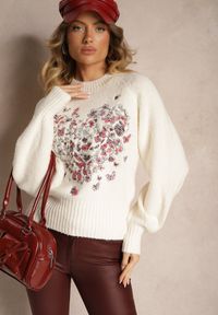 Renee - Jasnobeżowy Sweter z Bawełną i Wzorem w Motyle Galedi. Okazja: na co dzień. Kolor: beżowy. Materiał: bawełna. Styl: elegancki, casual #4