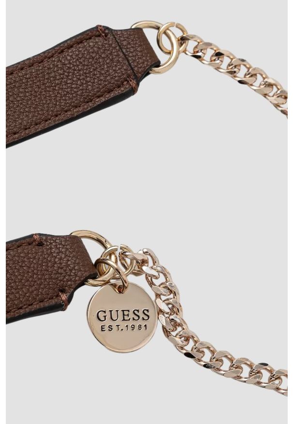 Guess - GUESS Brązowa logowana torebka damska Noelle II. Kolor: brązowy. Materiał: skórzane