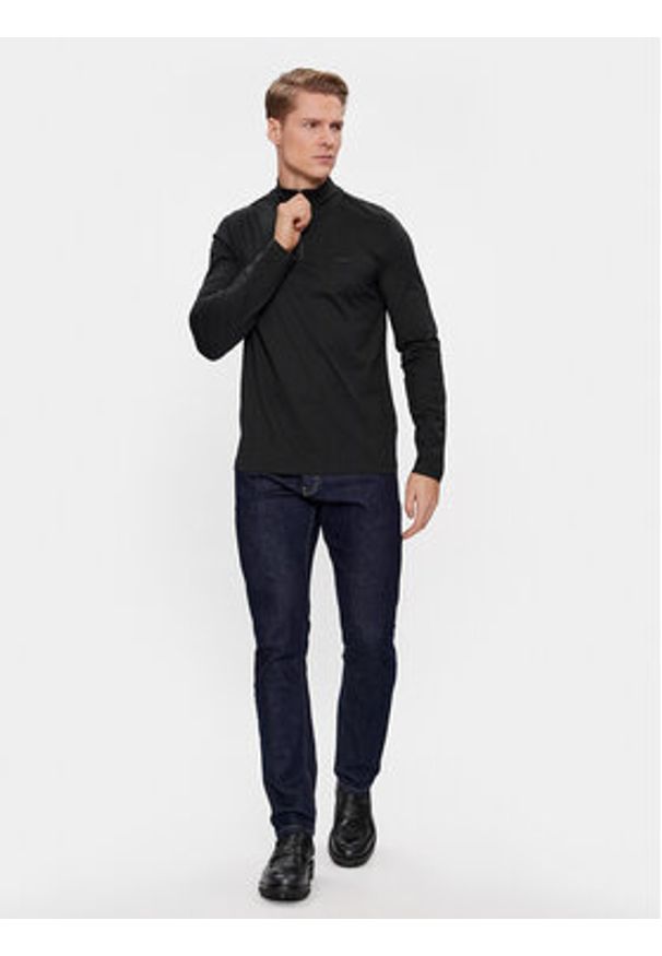 Calvin Klein Longsleeve K10K111857 Czarny Regular Fit. Kolor: czarny. Materiał: bawełna. Długość rękawa: długi rękaw