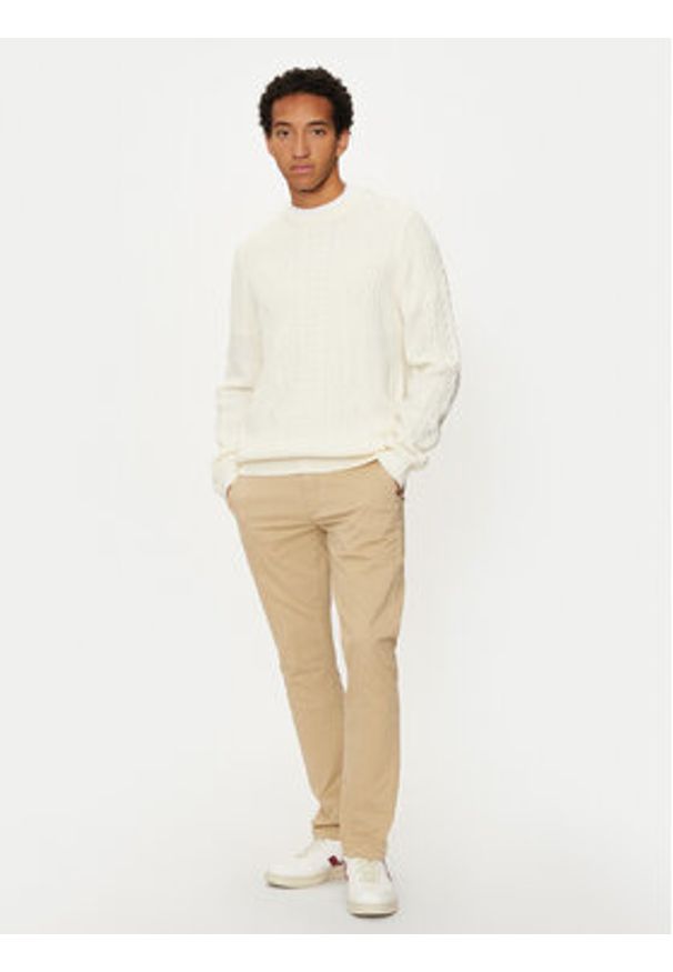 U.S. Polo Assn. Sweter MUP2808 Écru Regular Fit. Typ kołnierza: polo. Materiał: syntetyk