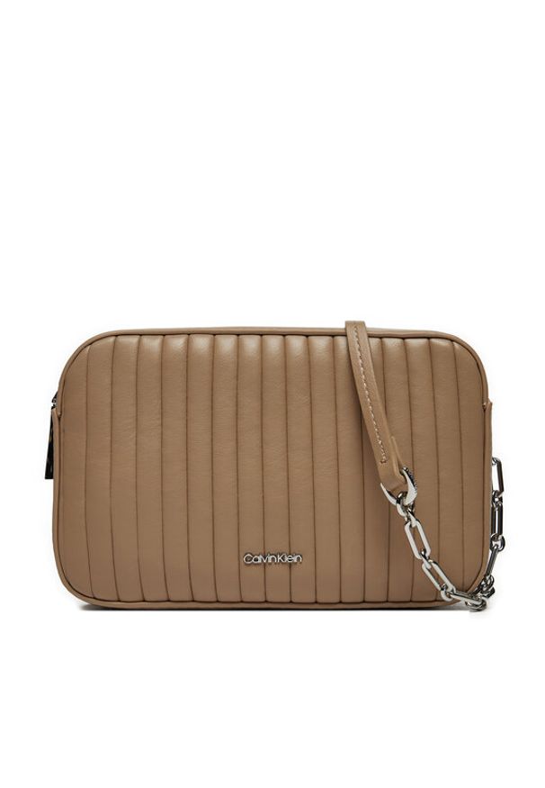 Calvin Klein Torebka Mini Line Quilt Camera Bag K60K613078 Szary. Kolor: szary. Materiał: skórzane