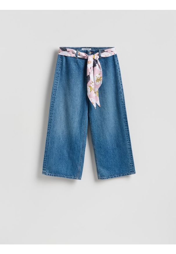 Reserved - Jeansy culotte z chustką - niebieski. Kolor: niebieski