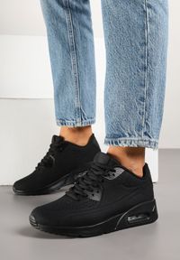 Renee - Czarne Buty Sportowe Sneakersy Ozdobione Przezroczystą Wstawką Zalitea. Okazja: na co dzień. Zapięcie: sznurówki. Kolor: czarny. Materiał: jeans. Wzór: aplikacja