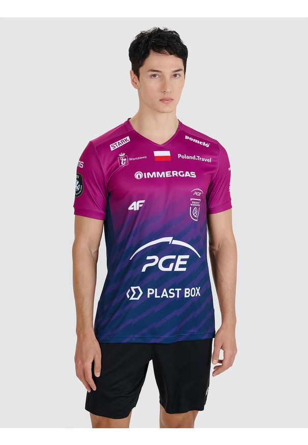 4f - 4F Koszulka meczowa replika wyjazdowa Liga Mistrzów CEV z sezonu 2024/25 męska 4F x Projekt Warszawa - multikolor S. Typ kołnierza: dekolt w serek. Kolor: wielokolorowy. Materiał: dzianina, włókno, syntetyk, materiał. Wzór: gładki, nadruk, ze splotem. Styl: klasyczny, sportowy