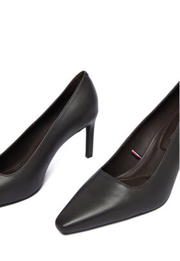 TOMMY HILFIGER - Tommy Hilfiger Czółenka Th Logo Lth Pump Slanted Hl FW0FW09008 Czarny. Kolor: czarny. Materiał: skóra
