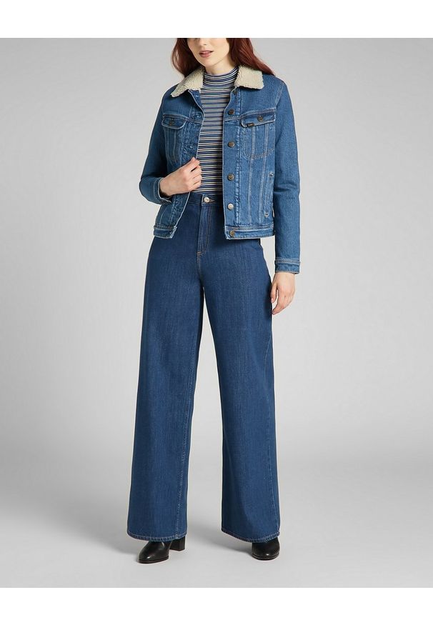 Lee - LEE SHERPA RIDER DAMSKA KURTKA JEANSOWA LOGO WORN IRIS L54VMWQW 112140285. Materiał: jeans