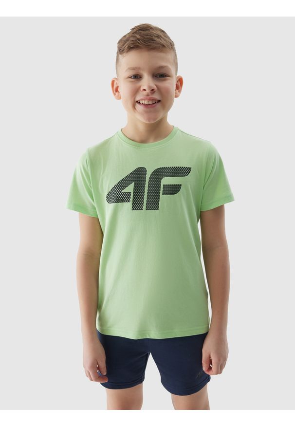 4F JUNIOR - T-shirt z nadrukiem chłopięcy - jasny zielony. Okazja: na co dzień. Kolor: zielony. Materiał: bawełna, dzianina, jersey. Długość rękawa: krótki rękaw. Długość: krótkie. Wzór: nadruk. Sezon: lato. Styl: casual, sportowy