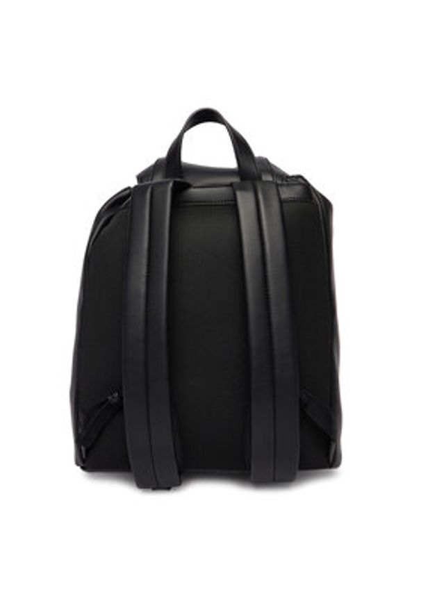 Calvin Klein Plecak Webbing Strap Flap LV04F3590G Czarny. Kolor: czarny. Materiał: skóra