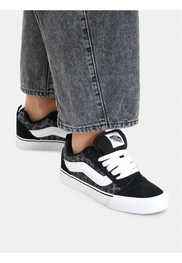 Vans Tenisówki Knu Skool VN000Z8XBLK1 Czarny. Kolor: czarny. Materiał: skóra, zamsz
