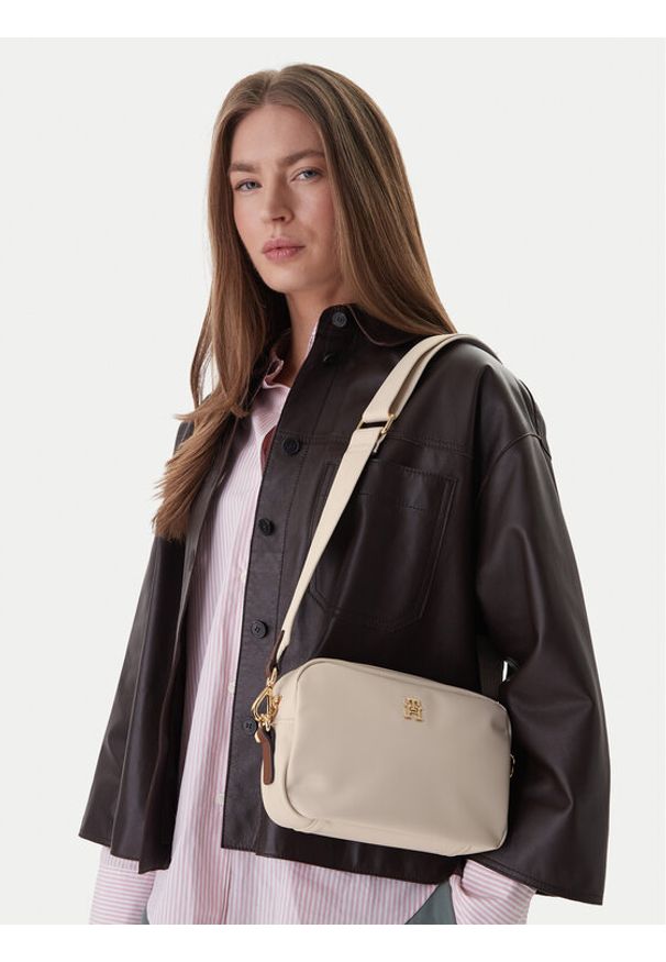 TOMMY HILFIGER - Tommy Hilfiger Torebka Popette Camera Bag AW0AW17704 Beżowy. Kolor: beżowy. Materiał: skórzane
