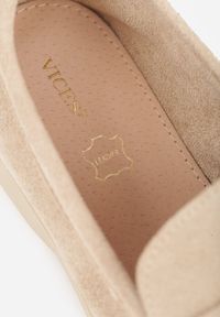 Renee - Beżowe Mokasyny Casual VICES z Imitacji Zamszu z Wkładką ze Skóry Naturalnej Sheiris. Okazja: na co dzień. Kolor: beżowy. Materiał: zamsz, skóra. Styl: casual #9