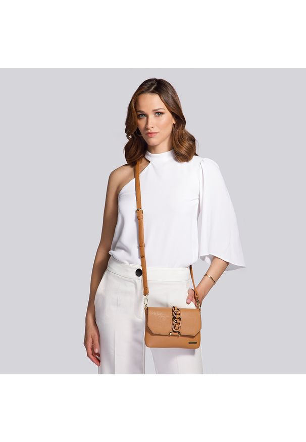 Wittchen - Damska listonoszka z pierścieniami. Kolor: beżowy. Wzór: aplikacja. Materiał: skórzane. Styl: elegancki, casual