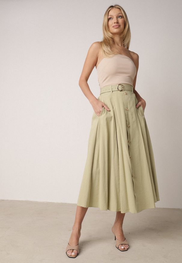 Born2be - Zielona Spódnica Rozkloszowana z Bawełną i Paskiem oraz Kieszniami Jorlea. Okazja: na co dzień. Kolor: zielony. Materiał: bawełna. Sezon: lato. Styl: casual, elegancki, boho, klasyczny