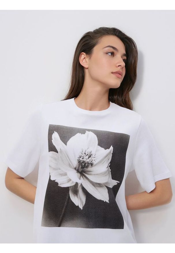 Reserved - Bawełniany t-shirt z nadrukiem - biały. Kolor: biały. Materiał: bawełna. Wzór: nadruk