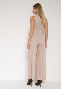 Born2be - Beżowy Elegancki Kombinezon z Ozdobnymi Zakładkami Zellysha. Okazja: na co dzień, na spotkanie biznesowe. Kolor: beżowy. Wzór: aplikacja. Styl: elegancki #4