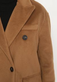 Born2be - Brązowy Płaszcz o Dwurzędowym Kroju z Kieszeniami Sileti. Okazja: na spacer, na co dzień. Kolor: brązowy. Materiał: jeans. Styl: elegancki, casual #4