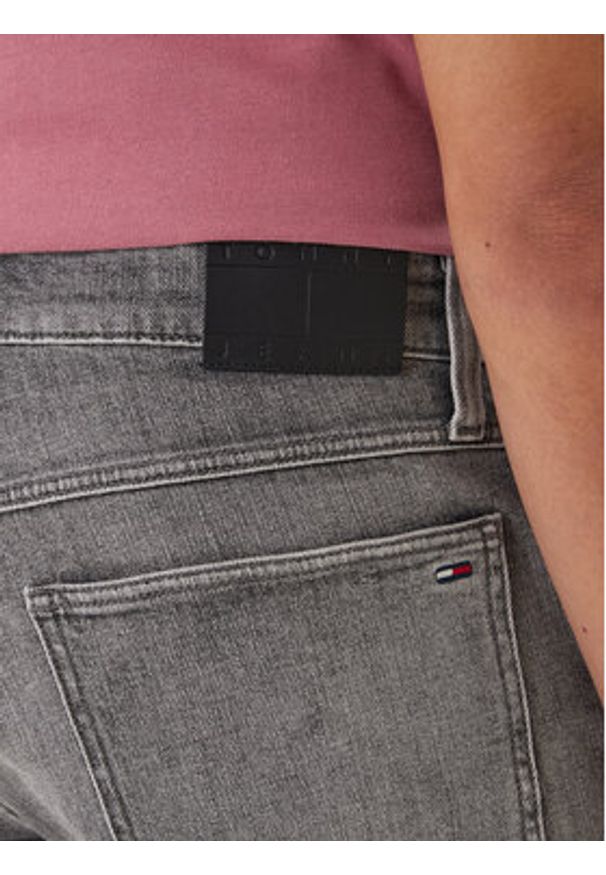Tommy Jeans Szorty jeansowe Ronnie DM0DM22975 Szary Regular Fit. Kolor: szary. Materiał: bawełna