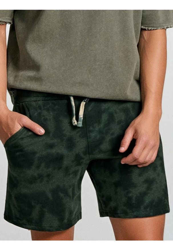 Sinsay - Luźne szorty wiązane w talii - szary. Kolor: szary