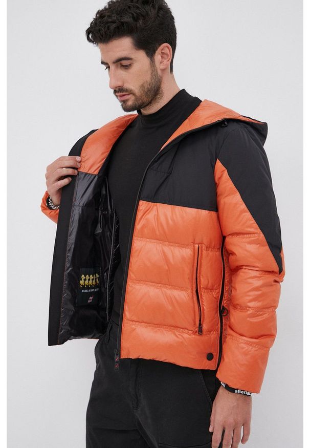 After Label Kurtka puchowa męska kolor pomarańczowy zimowa. Okazja: na co dzień. Kolor: pomarańczowy. Materiał: puch. Wzór: gładki. Sezon: zima. Styl: casual