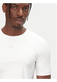 Adidas - adidas T-Shirt Fashion Cut Line JD0046 Biały Slim Fit. Kolor: biały. Materiał: syntetyk #5