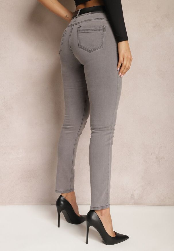 Renee - Szare Jeansy High Waist o Fasonie Regular Hildelitha. Stan: podwyższony. Kolor: szary