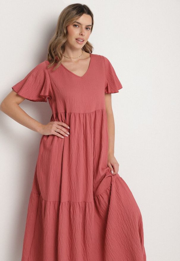 Born2be - Ciemnoróżowa Wiskozowa Sukienka Rozkloszowana z Dekoltem V Natilenia. Okazja: na co dzień. Kolor: różowy. Materiał: wiskoza. Styl: klasyczny, elegancki, casual